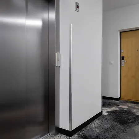 Bright With Air Conditioning, Close To The Metro Station And Pge National By Renters Варшава