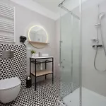 公寓 Bright With Air Conditioning, Close To The Metro Station And Pge National By Renters 华沙