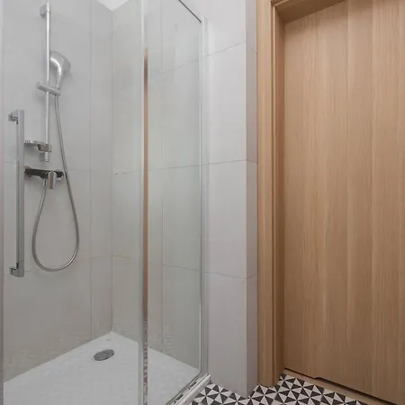 Apartment Bright With Air Conditioning, Close To The Metro Station And Pge National By Renters