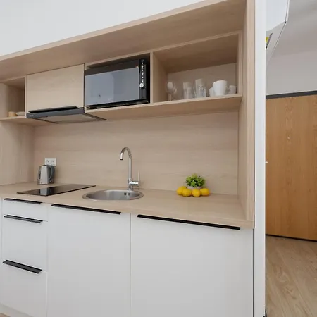 דירה Bright With Air Conditioning, Close To The Metro Station And Pge National By Renters *